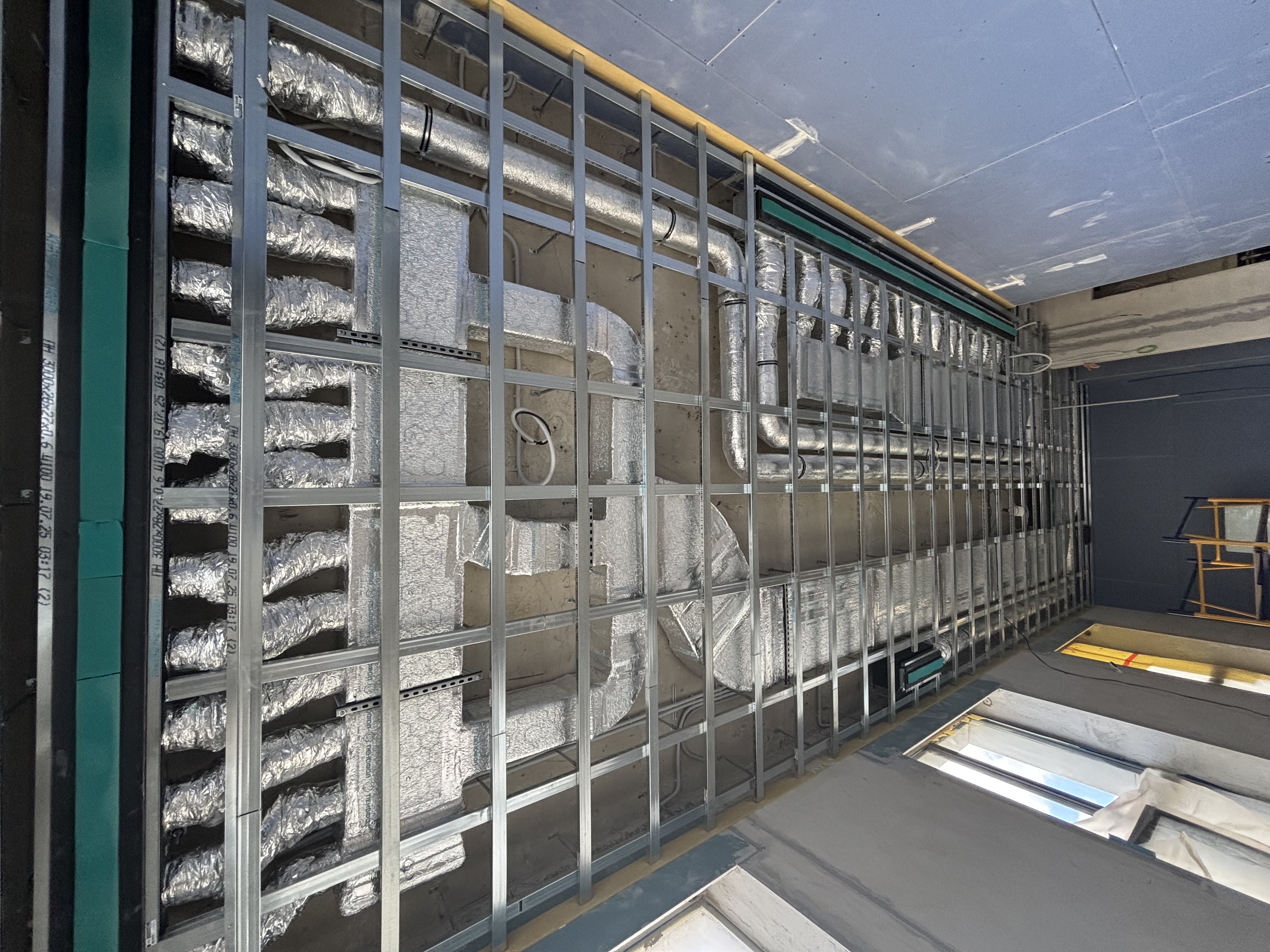 Монтаж потолков из гипсокартона в Москве